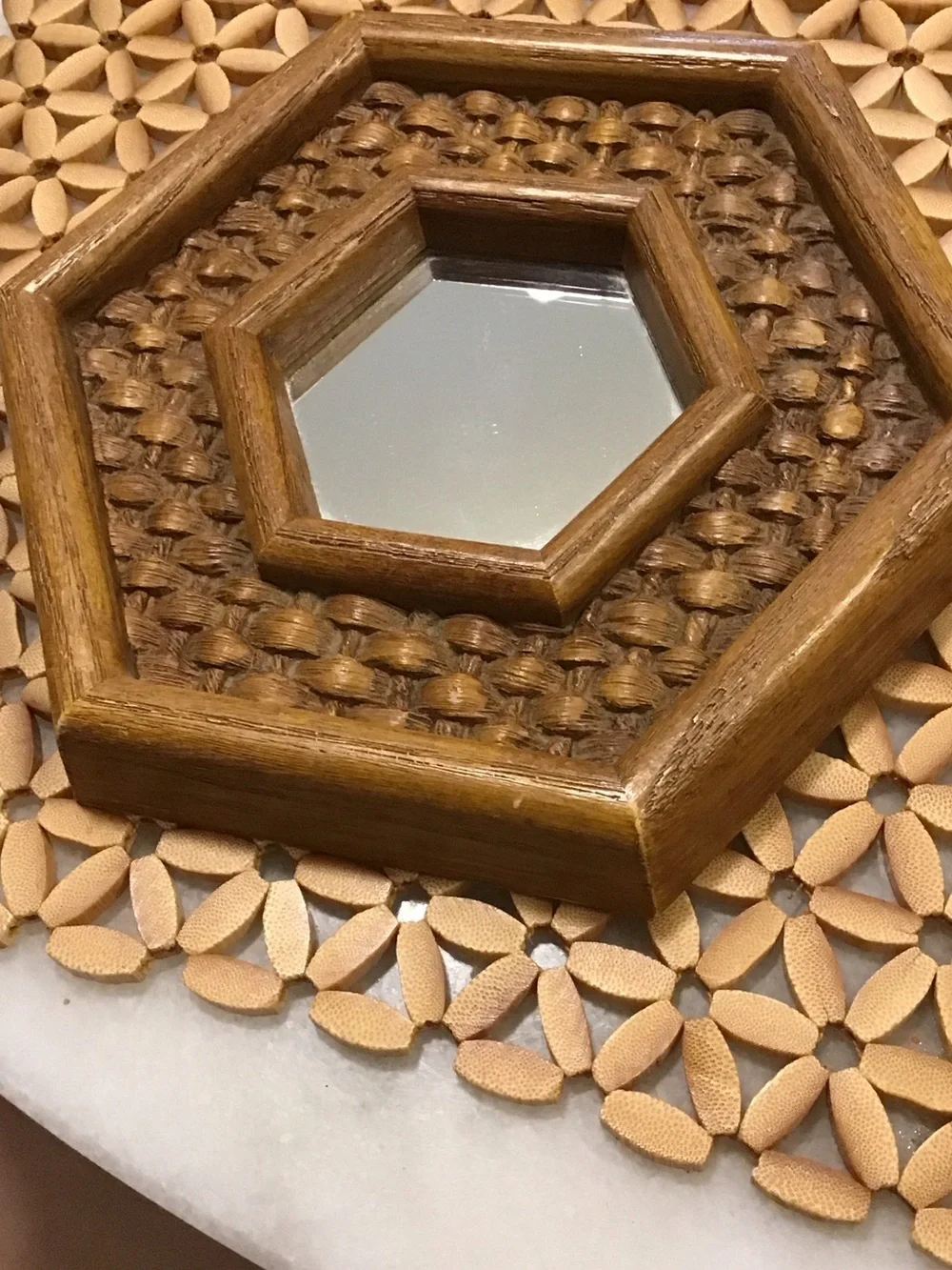 Vintage Hexagonal Woven Wooden Frame Wall Mirror in Brown Sz Approx, 9”x8